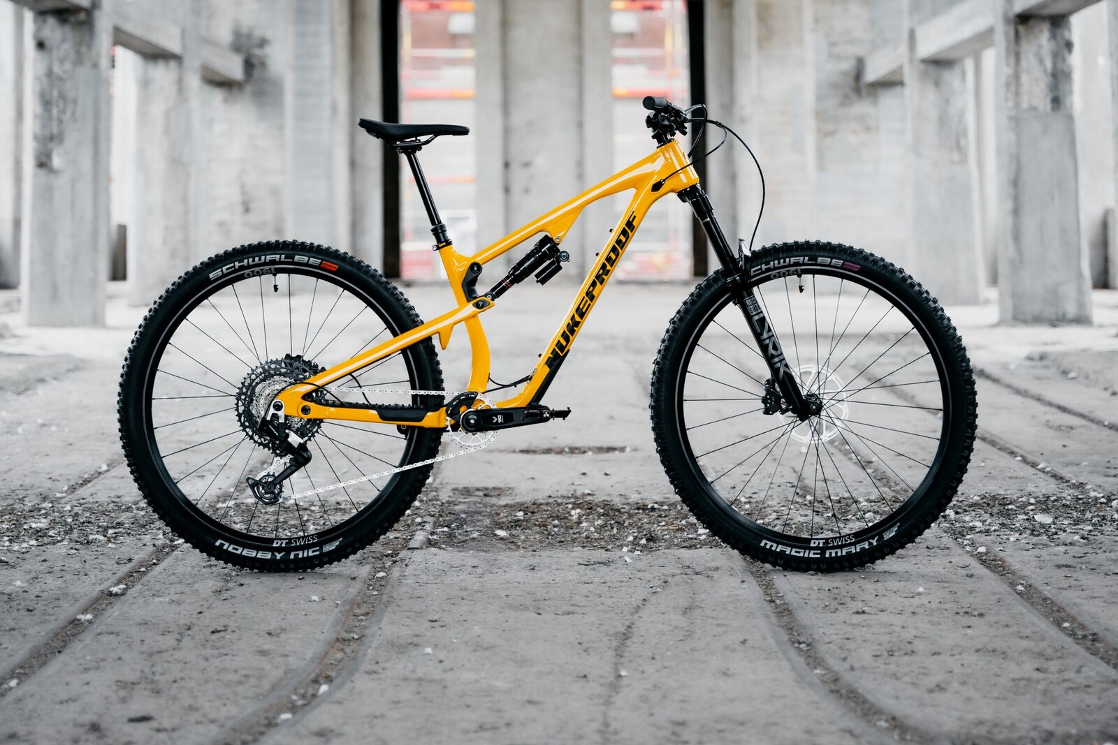 NUKE PROOF イエロー　26インチ NUKE PROOF イエロー26インチ